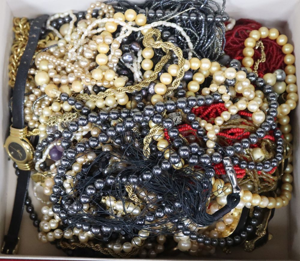 A box of costume jewellery.